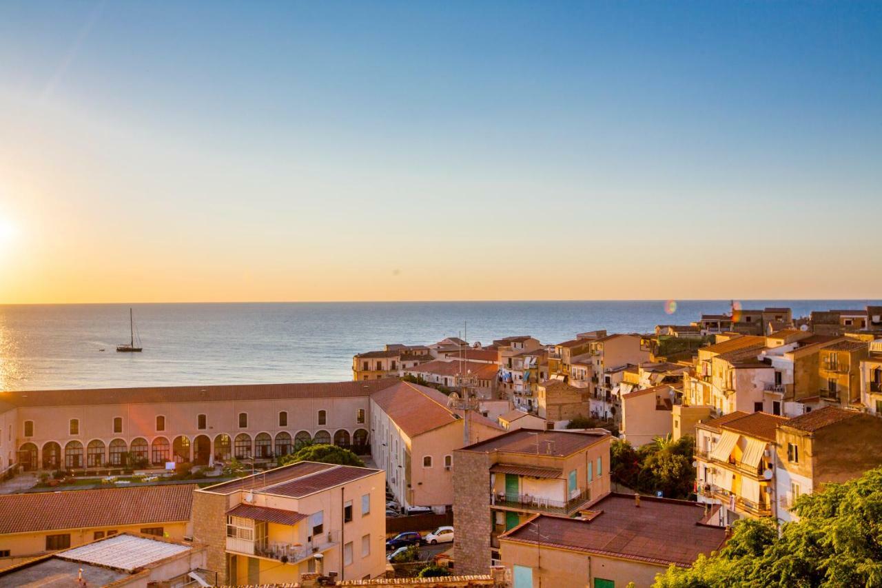 Cefalu Charme E Chic Suites ภายนอก รูปภาพ